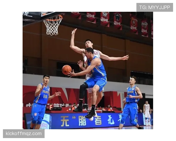 篮球篮下干扰球的判定规则有哪些关键点需要掌握？